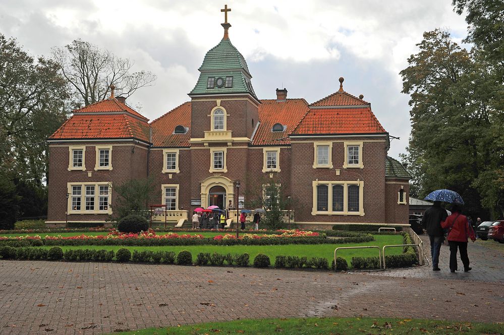 "Sielhof" in Neuharlingersiel (Ostfriesland) bei herbstlichem Schietwetter