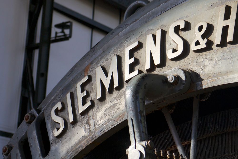 Siemens strahlt . . .