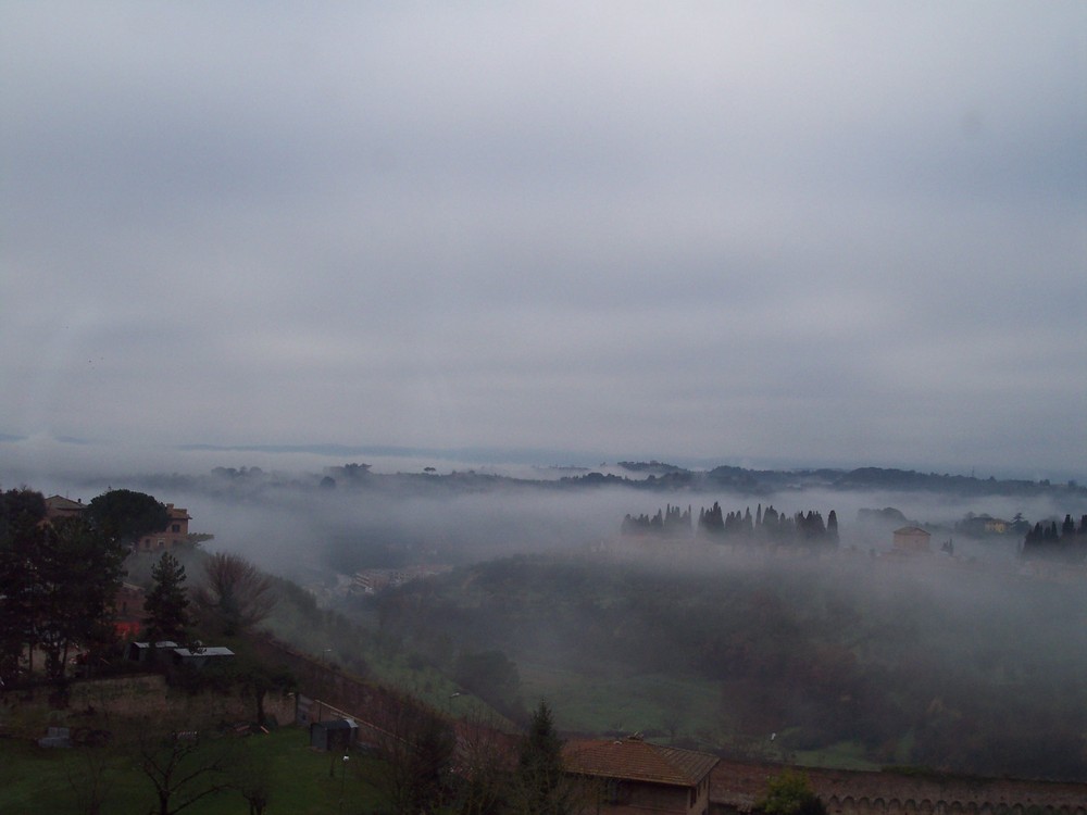 SIENA TRA LA NEBBIA