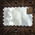 Siena, uno sguardo verso il cielo .