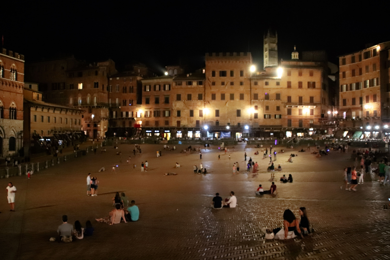 SIENNE - PIAZZA DEL CAMPO...