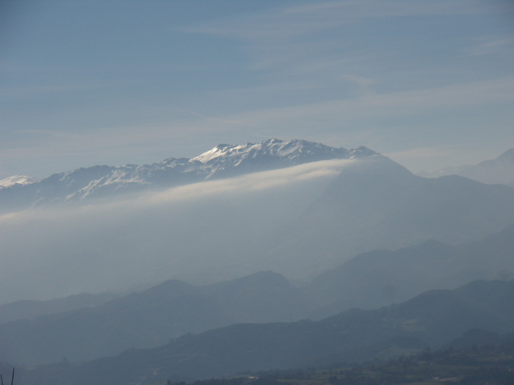 Sierra del Aramo desde Monte Naranco, Oviedo