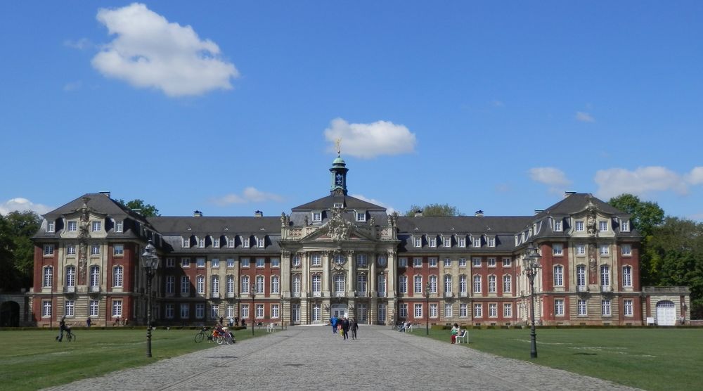 "Sightseeing" in Münster - Teil 3: Das barocke Schloss im Frühsommer (2)