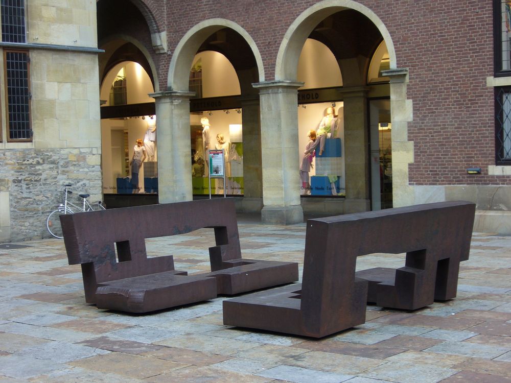 "Sightseeing" in Münster - Teil 6: Die Chillida-Bänke "Toleranz durch Dialog"