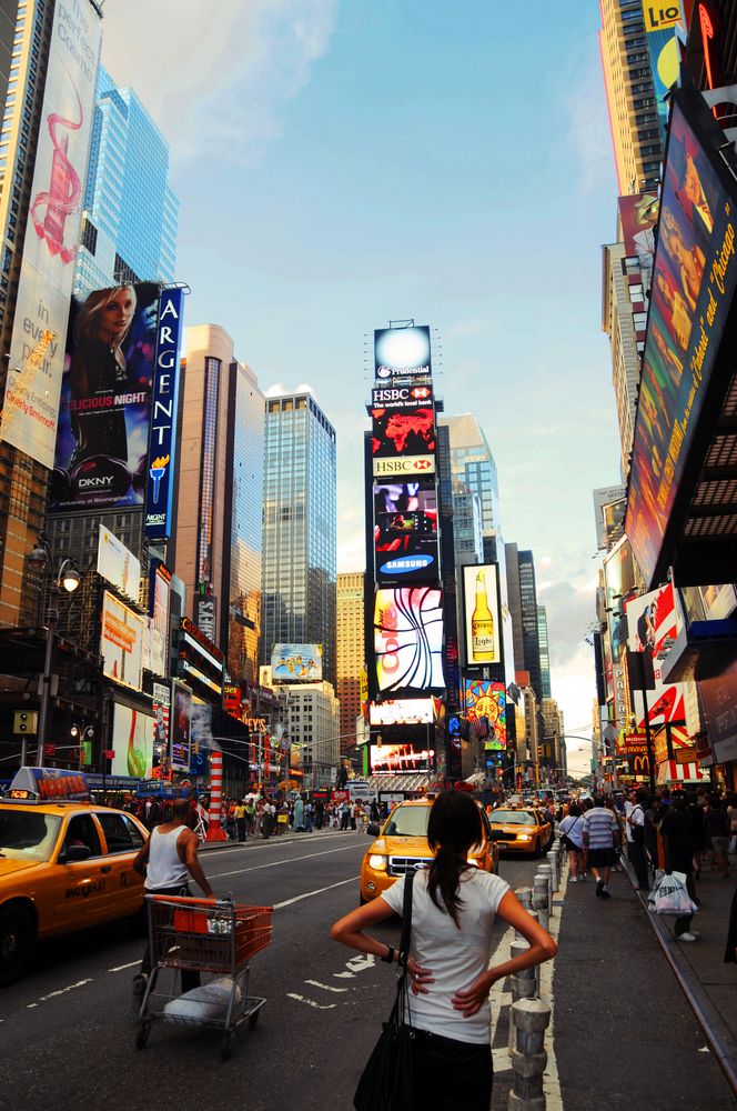 Sightseeing Tour am Time Square, NY, USA by Moritz Hartwig 