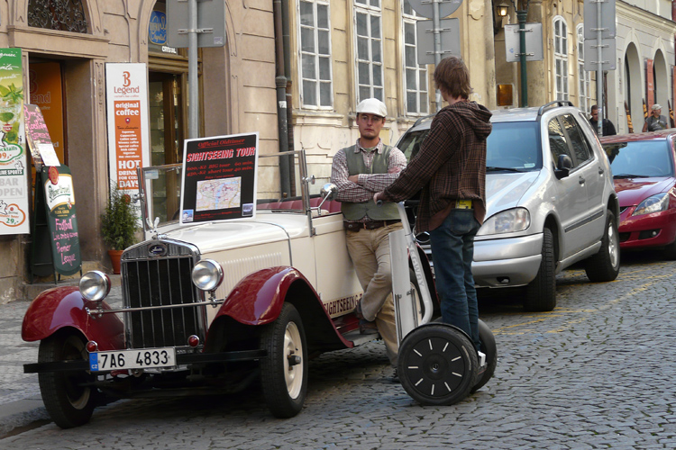 Sightseeing-Tour in Prag- mit Oldtimer oder sportlich