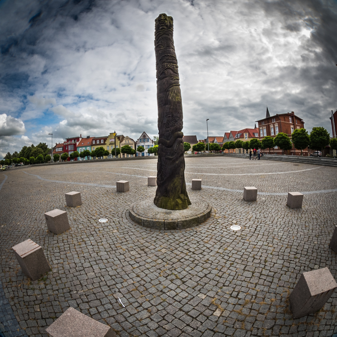 SIGMA circular fisheye 4,5mm 1:2,8 DC HSM _ Barth Hafenplatz