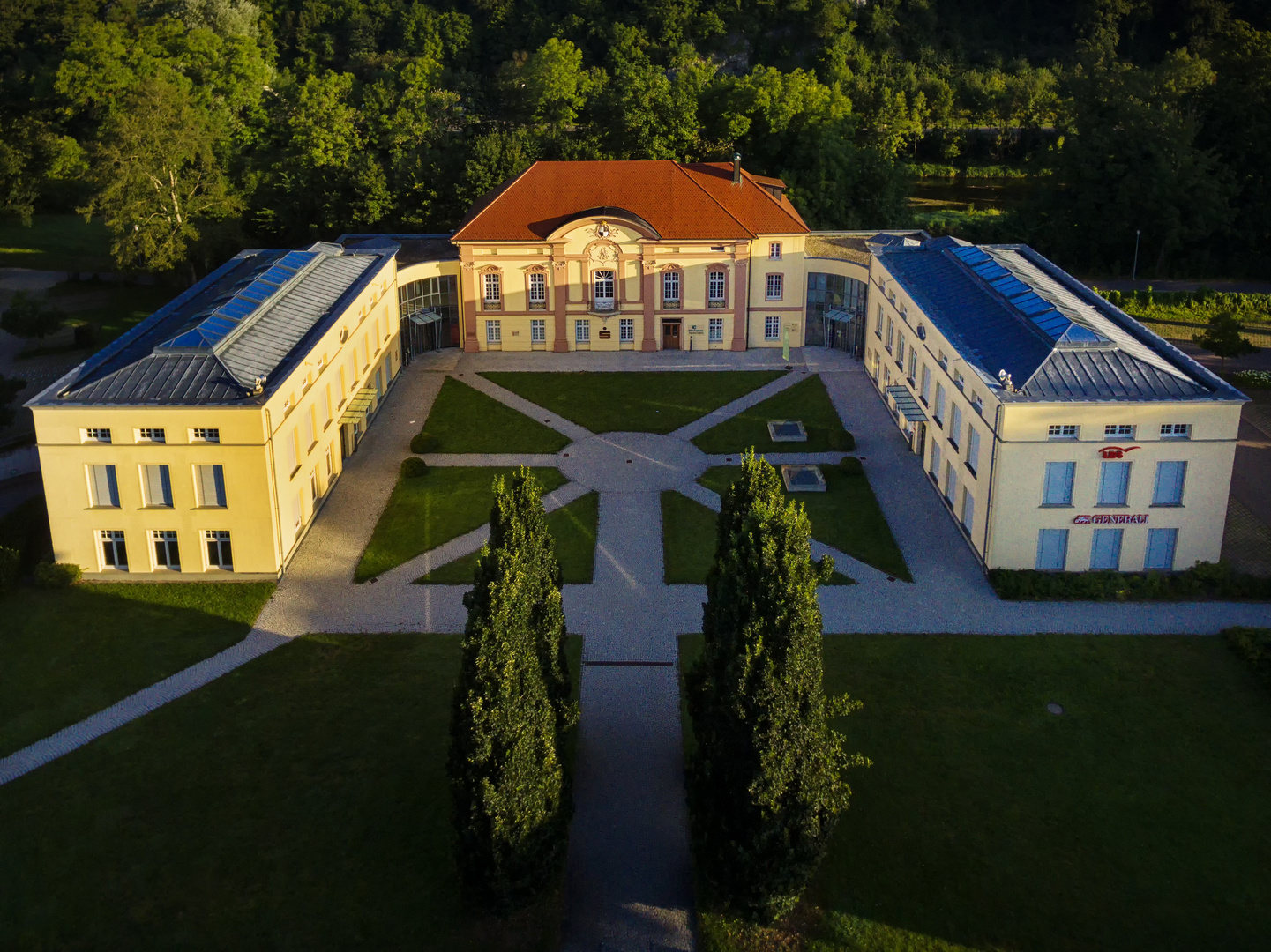 Sigmaringen - Gebäuder der Sparkasse und Generali