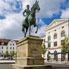 Sigmaringen Leopoldplatz Leopoldstatue vor Kreissparkasse