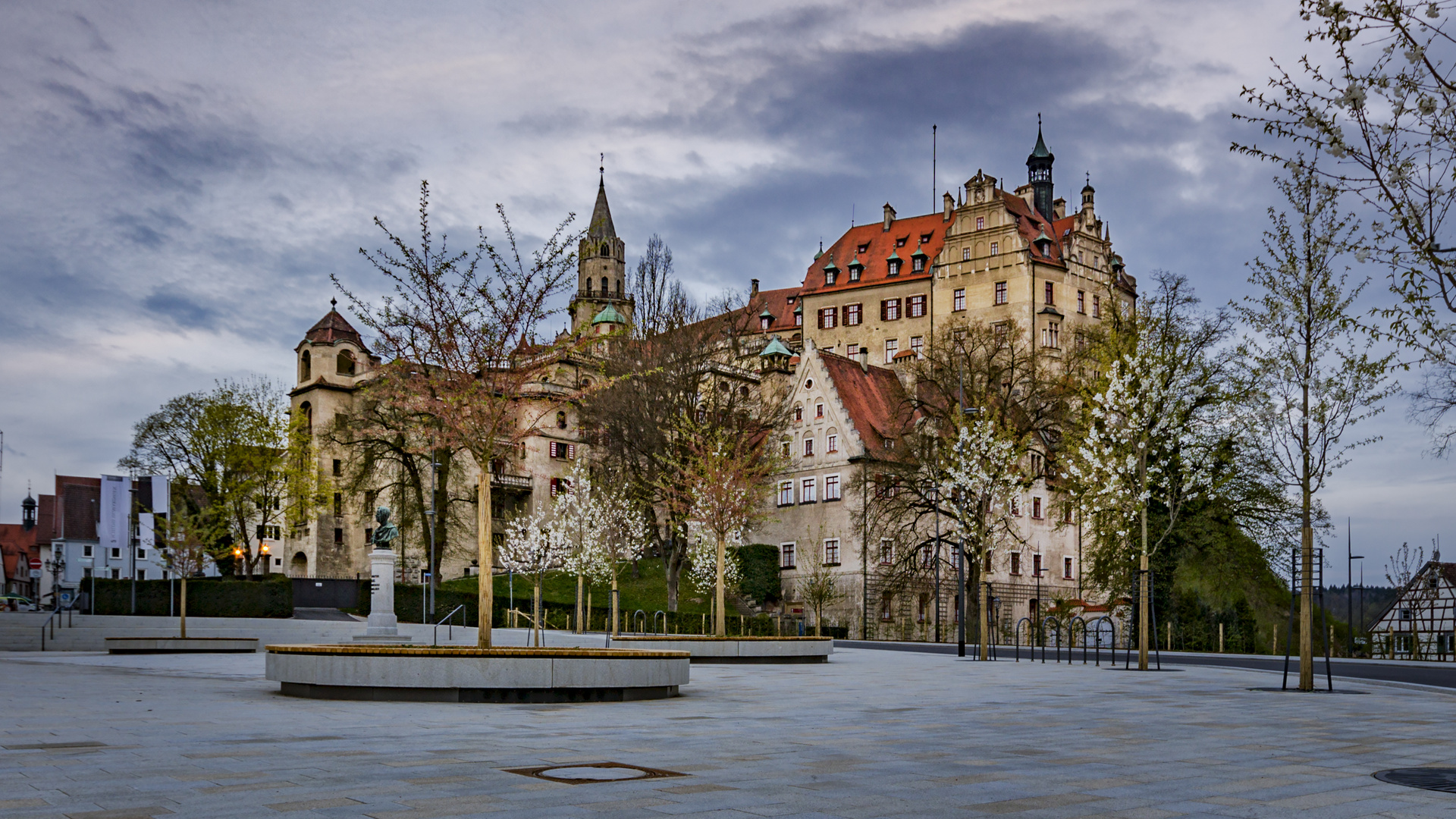 Sigmaringen Schloss morgens nach Neuanlage des Platzes