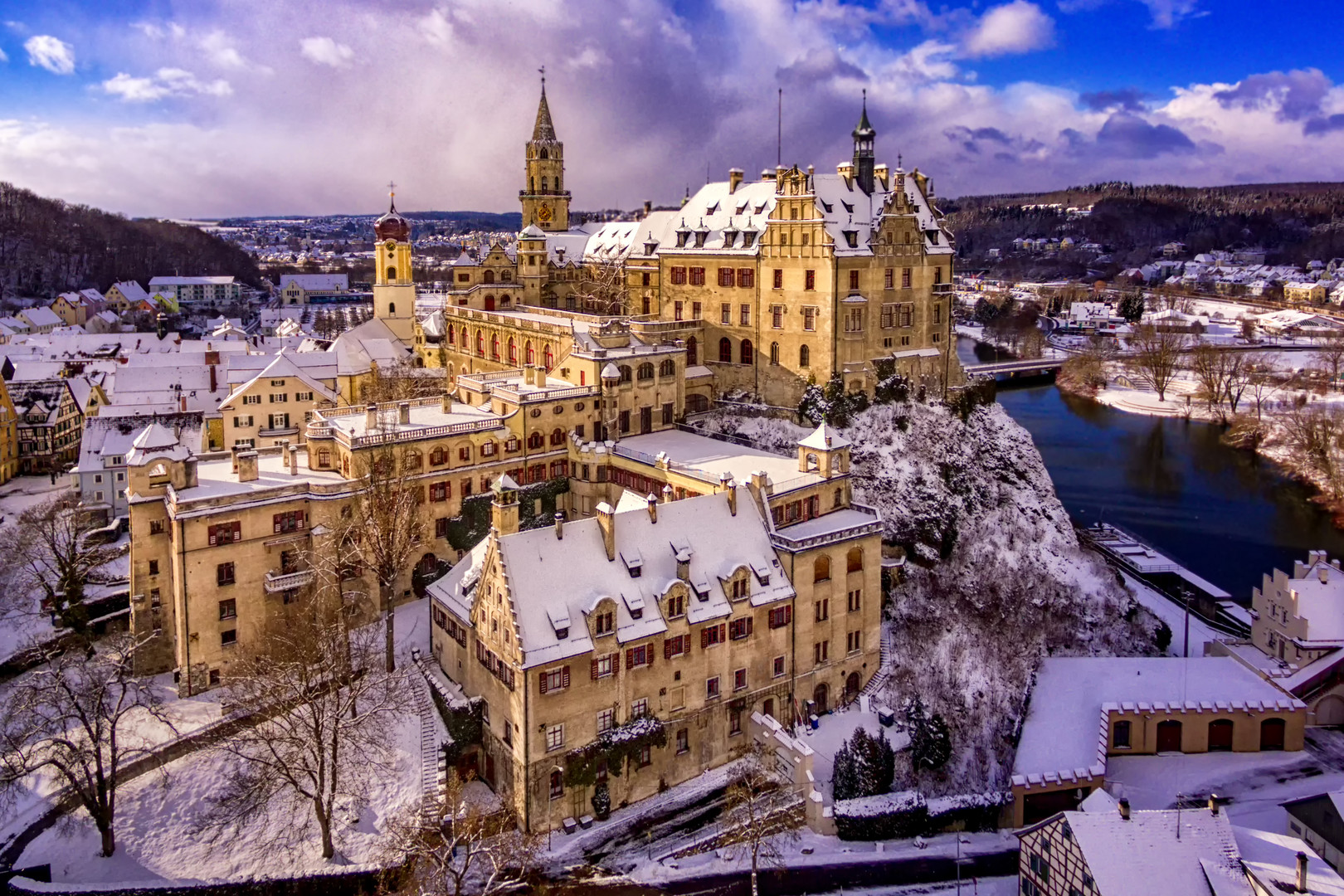 Sigmaringer Schloss im Winter - Terrassenblick von oben