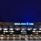 Signal-Iduna-Park bei Nacht in HDR