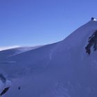 Signalkuppe 4554m mit der Margarethenhütte....