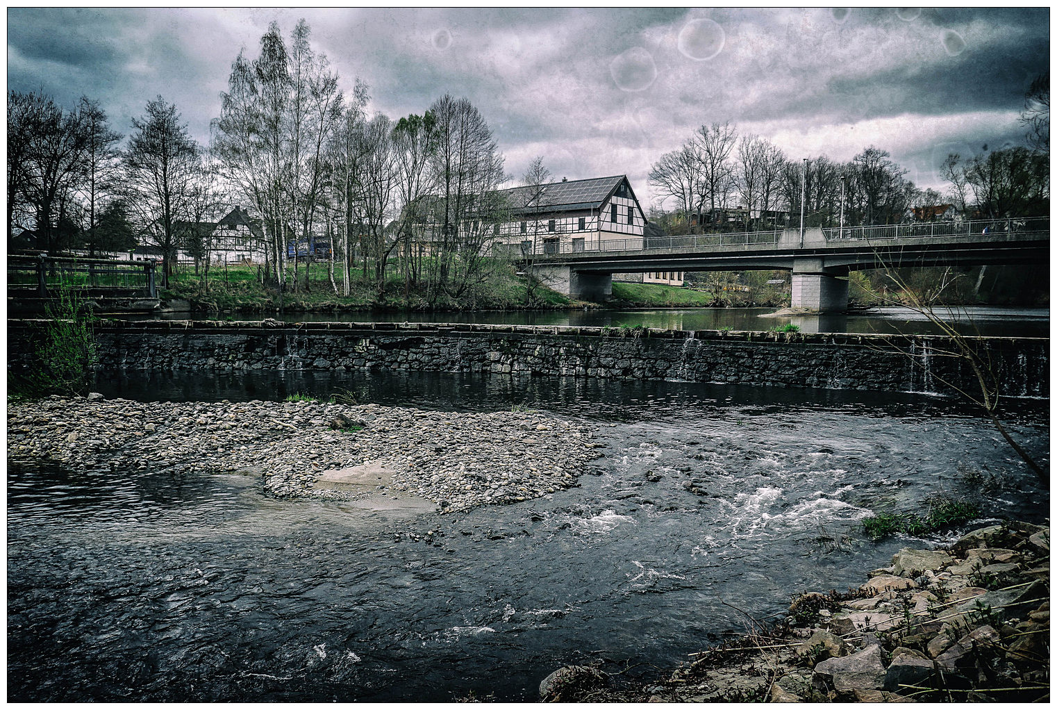 Silberstraße: Muldenbrücke und Wehr