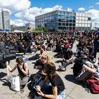 SILENT-DEMO GEGEN RASSISMUS BERLIN ALEXANDERPLATZ #04