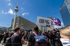 SILENT-DEMO GEGEN RASSISMUS BERLIN ALEXANDERPLATZ #07