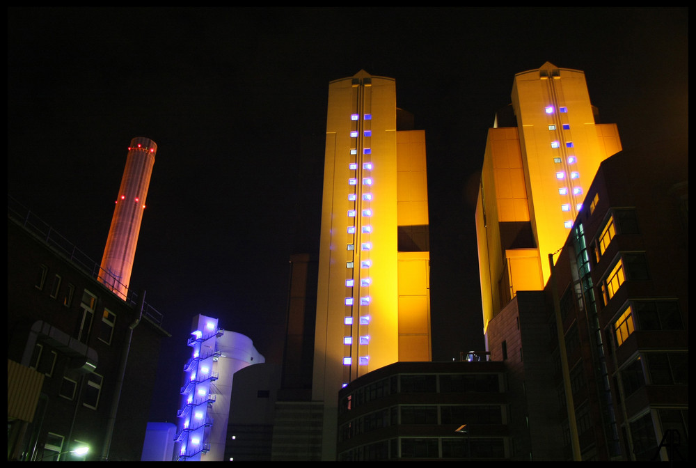 --- silent factory at night ---