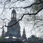 Silhouette Frauenkirche im Gegenlicht