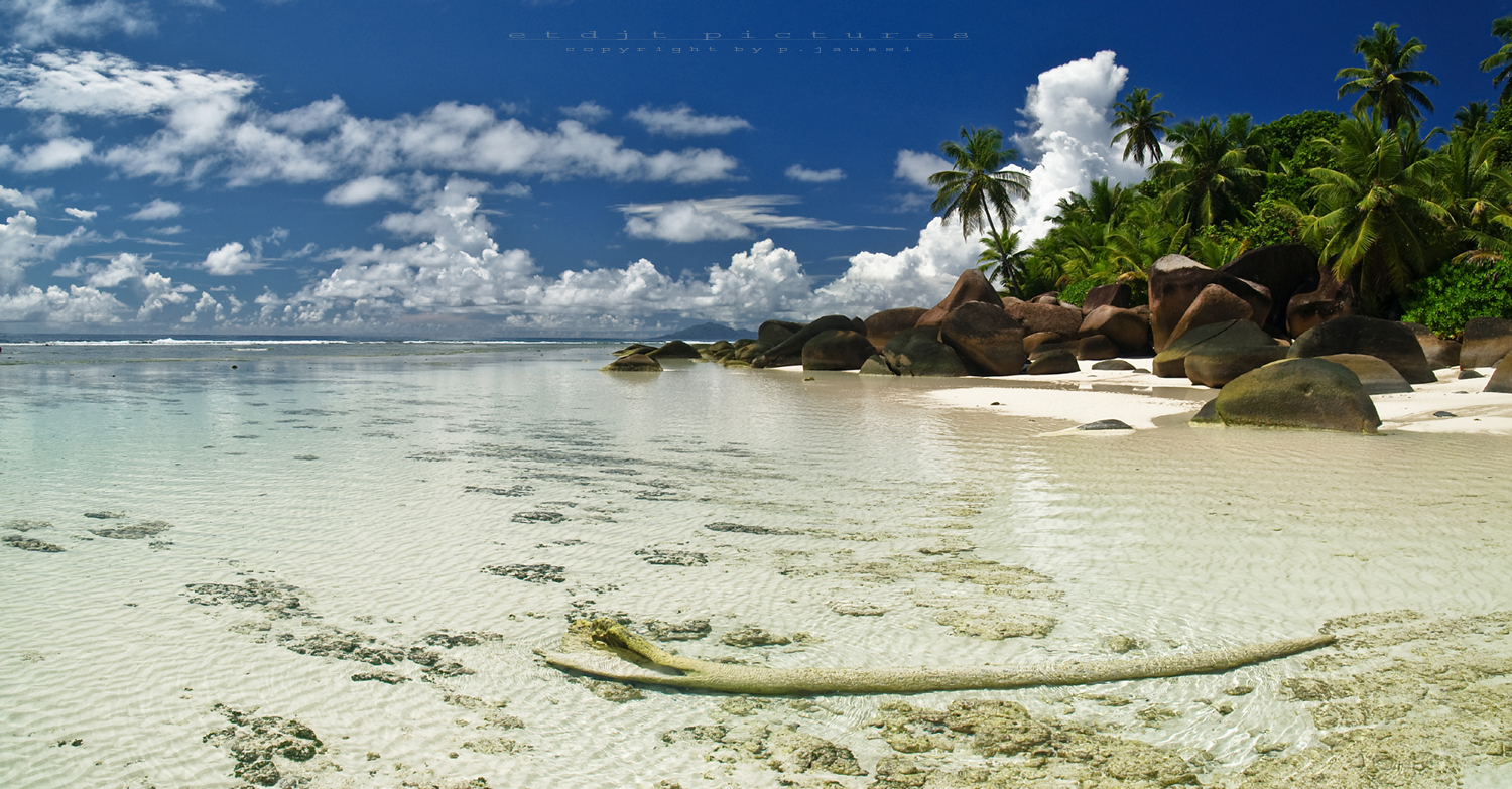 Silhouette Pano 001 Seychelles 2010