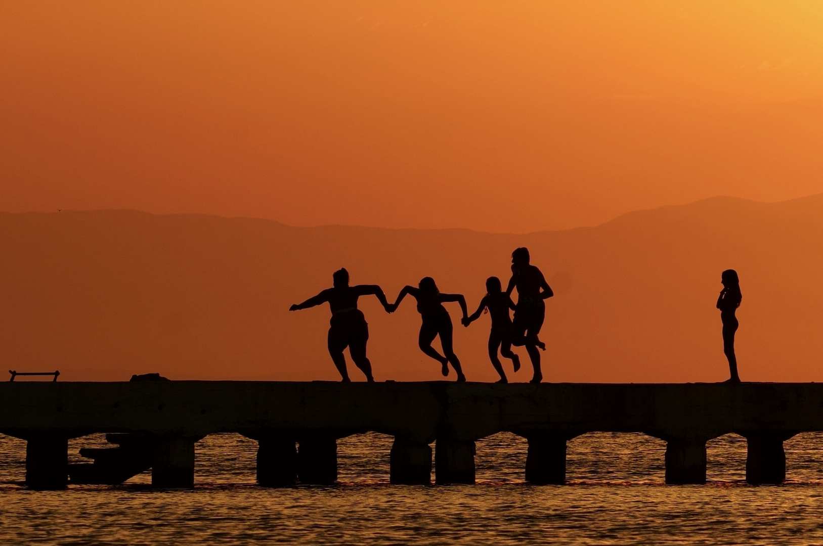 Silhouetten bei Sonnenuntergang