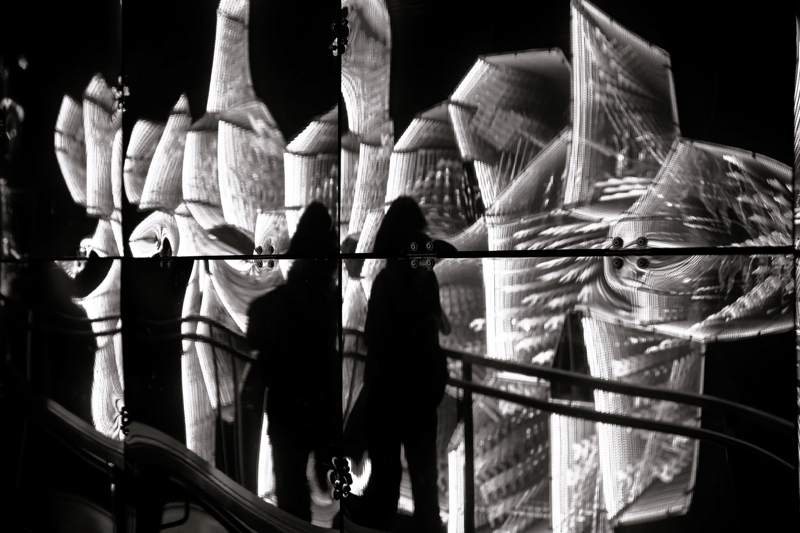 Silhouettes reflection