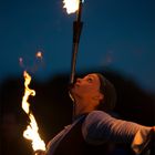 Silke spielt mit dem Feuer