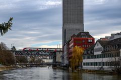 Silo und Mühle, Brücke und Bahn