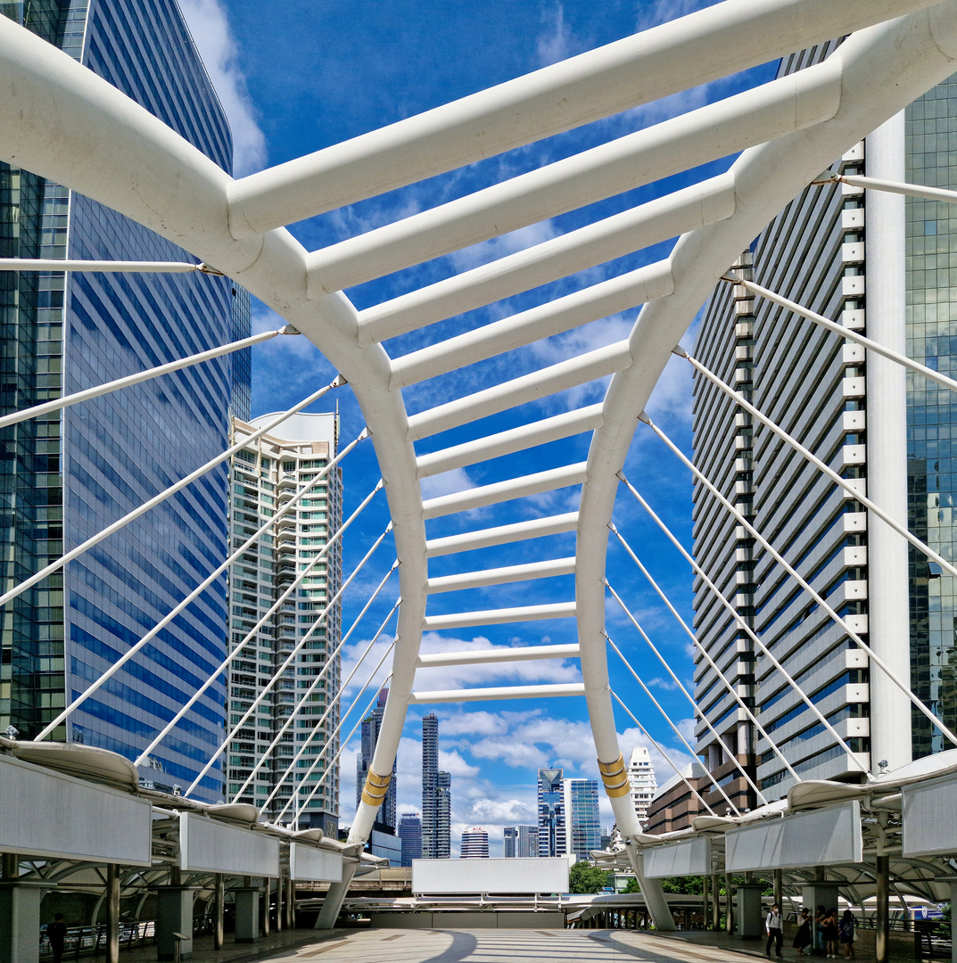 Silom - Chong Nonsi Skywalk