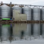 Silos am Nord-Ostsee-Kanal