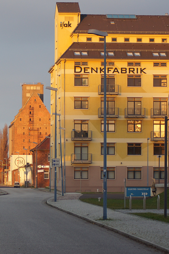 Silos im Wandel - DENKFABRIK im Wissenschaftshafen