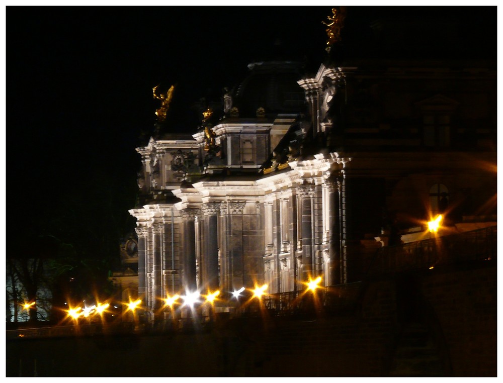 Silouette bei Nacht, Brühlsche Terassen