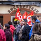 "s'ils n'ont pas de pain, qu'ils mangent de la brioche !"