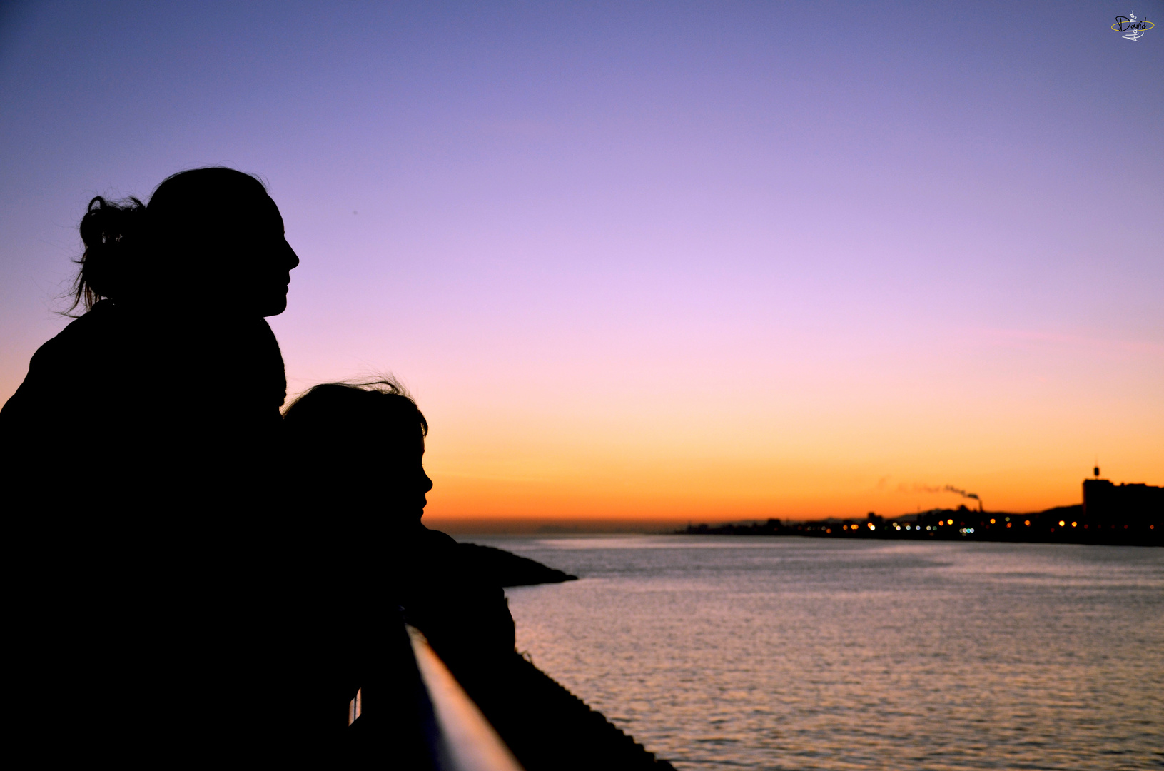 SILUETAS AL ATARDECER