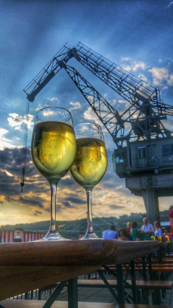 Silvaner Wein Gläser Hafensommer Würzburg