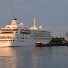 SILVER CLOUD in der Schleuse Kiel-Holtenau - 26. Mai 2012