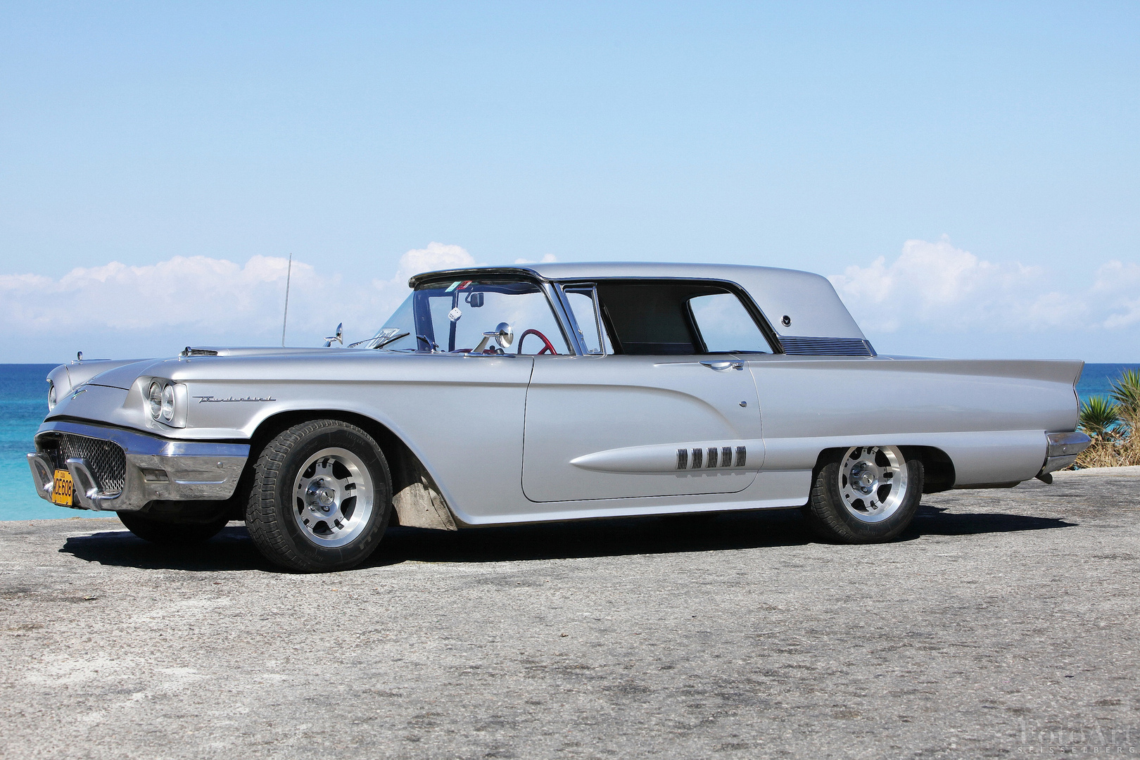 Silver Thunderbird 1958 - Cuba, Varadero 2012