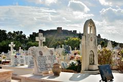 Silves_Friedhof und Blick auf die Burg