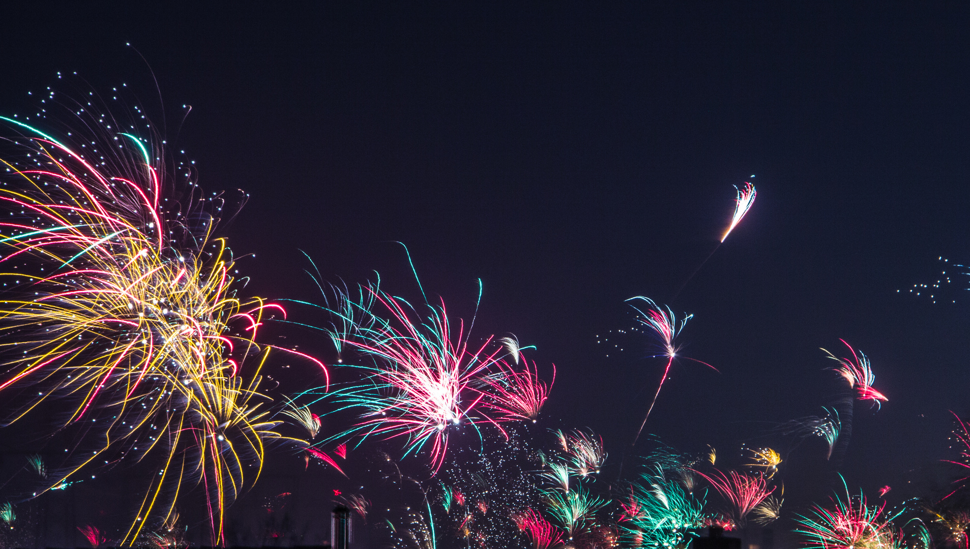 Silvester 2013 über den Dächern von Hamburg