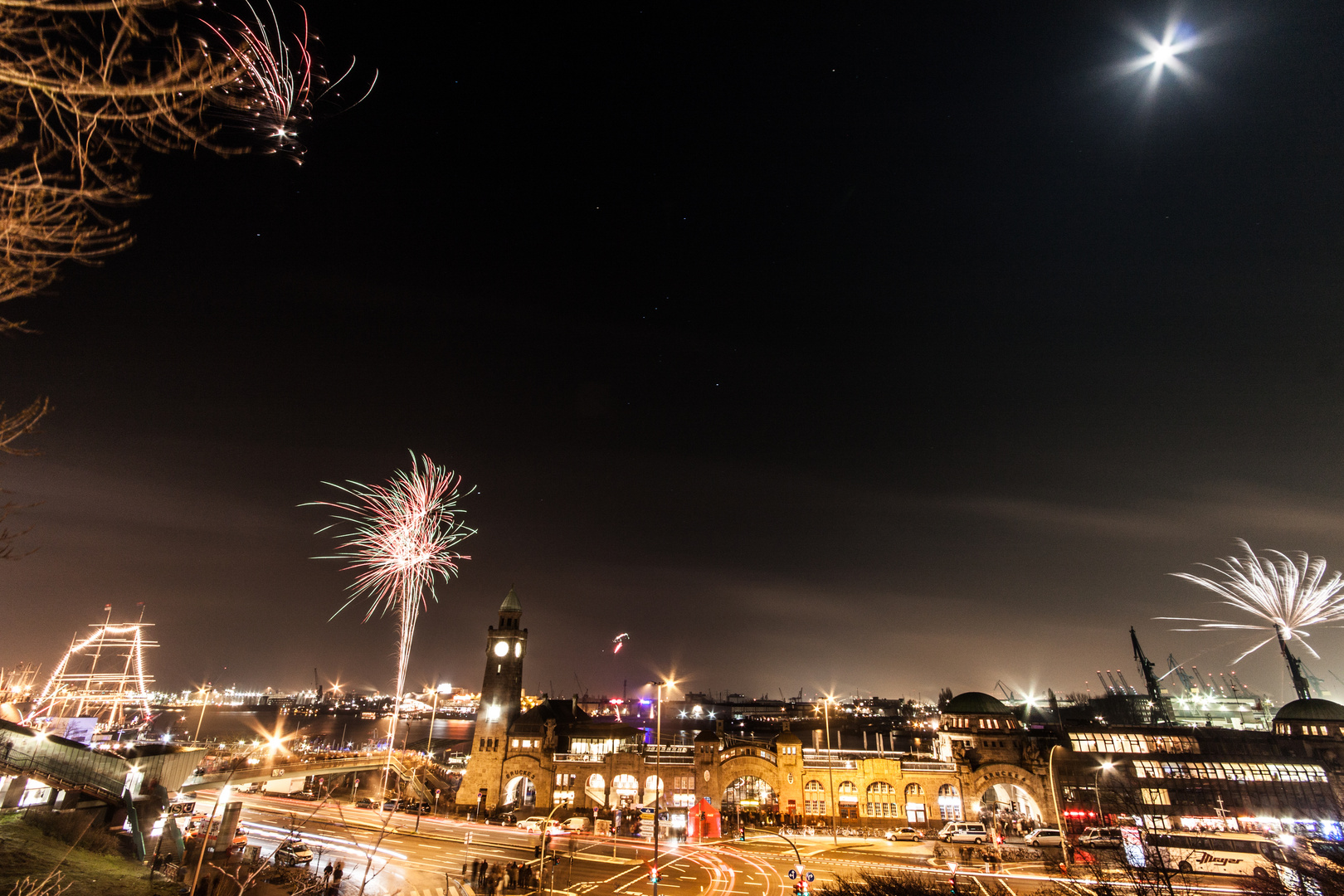 Silvester Feuerwerk 2014/2015 Landungsbrücken Hamburg