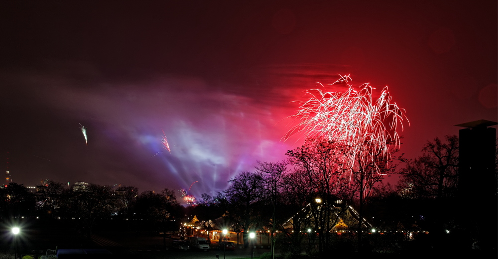 ... Silvester Feuerwerk in Berlin 2011 - II - ...