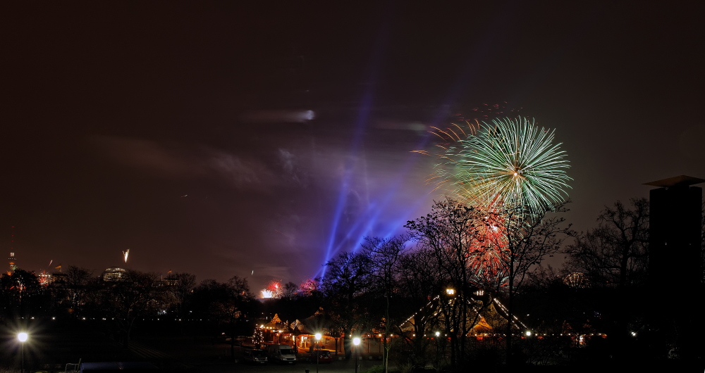 ... Silvester Feuerwerk in Berlin 2011 - III - ...