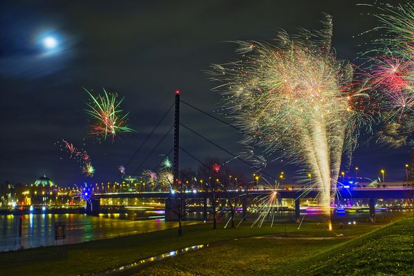 Silvester mit Mond
