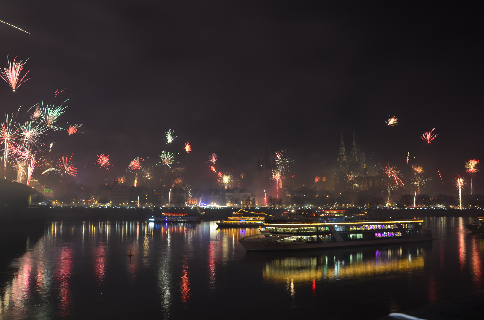 Silvesterfeuerwerk 2015/2016 in Köln III