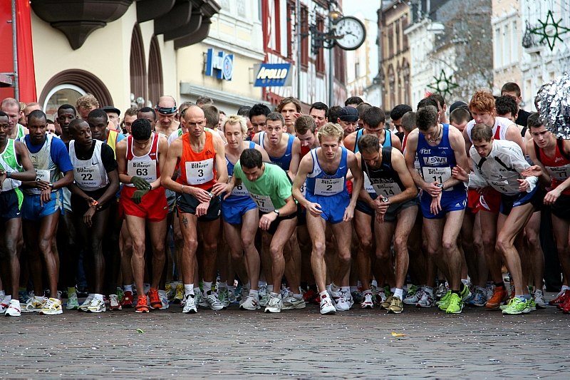 Silvesterlauf in Trier: Start der Elite (Männer)