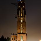 Simon Loschen Turm bei Nacht