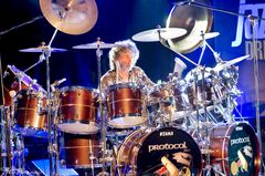 Simon Phillips [gb]