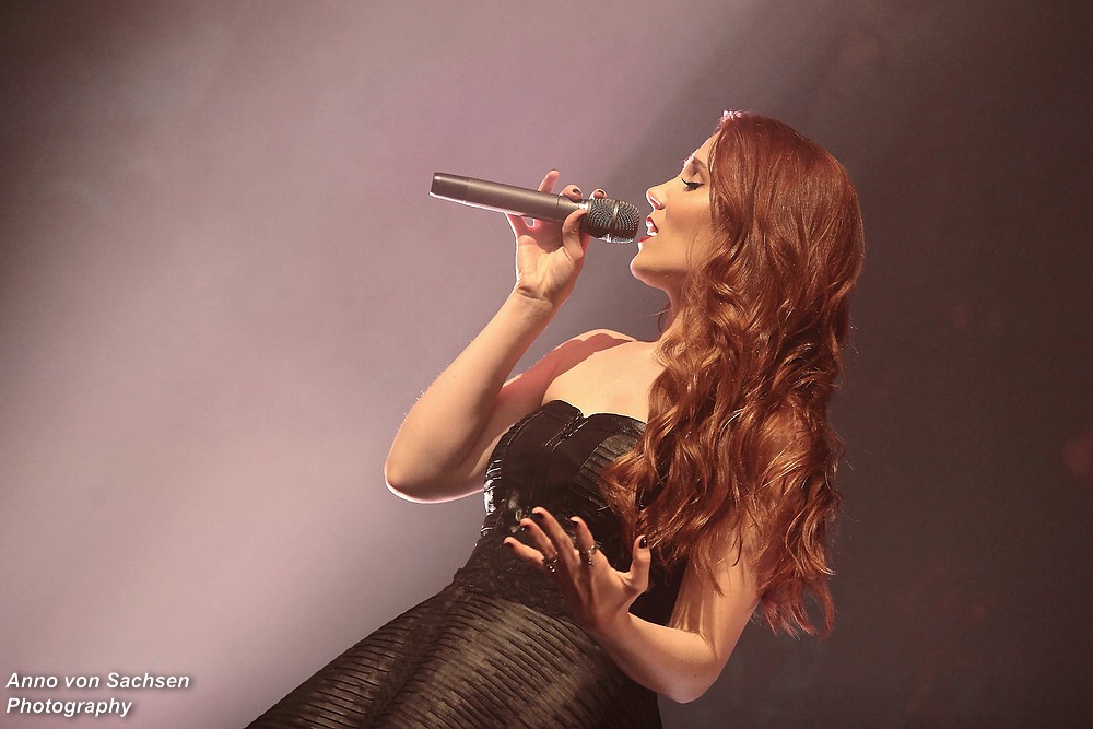 Simone Simons