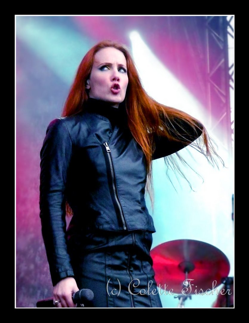 Simone Simons - Metalfest 2010