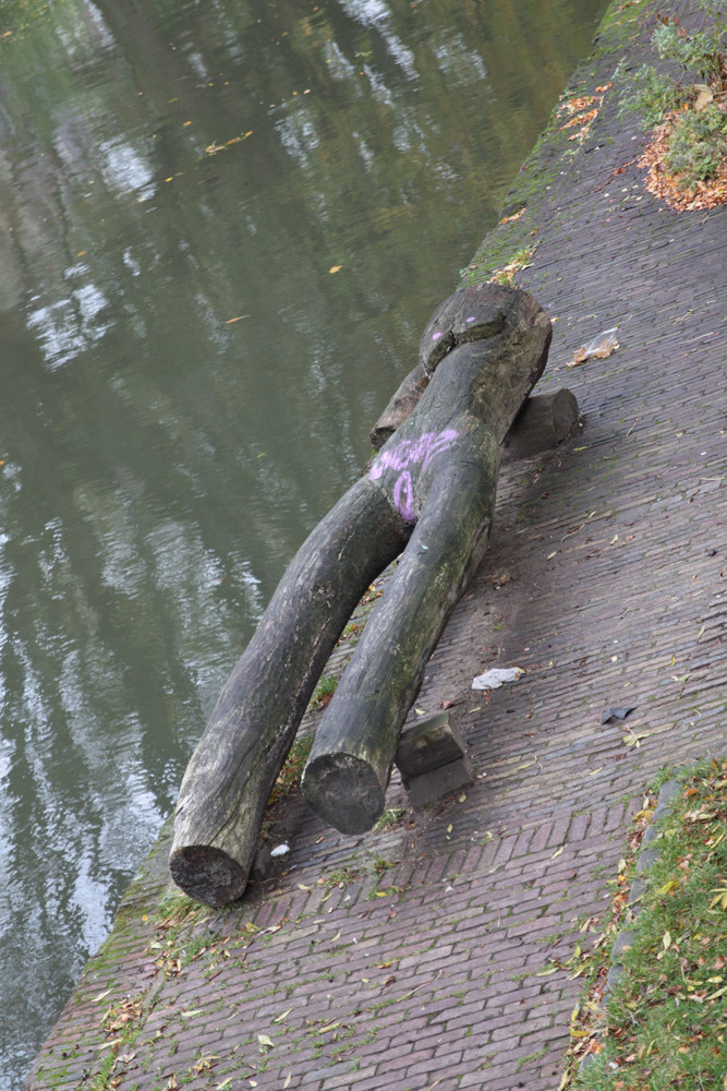 ... simpatica, ma quando balla è un pezzo di legno...