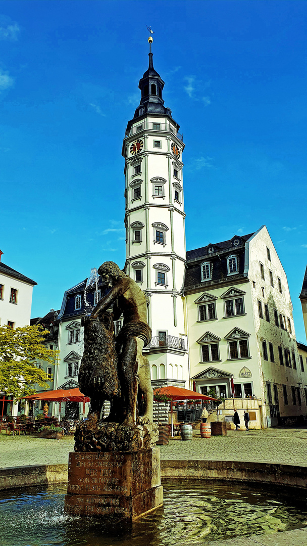 Simsonbrunnen vor dem Rathaus Gera 